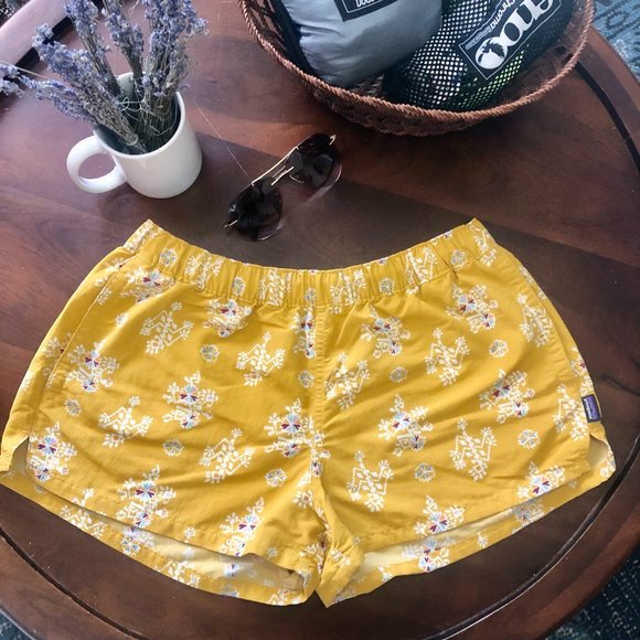 Patagonia Pants - ✨HP✨Patagonia Women's Barely Baggies Shorts